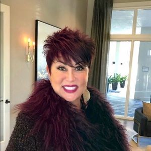 Meet your Posher, Debbie